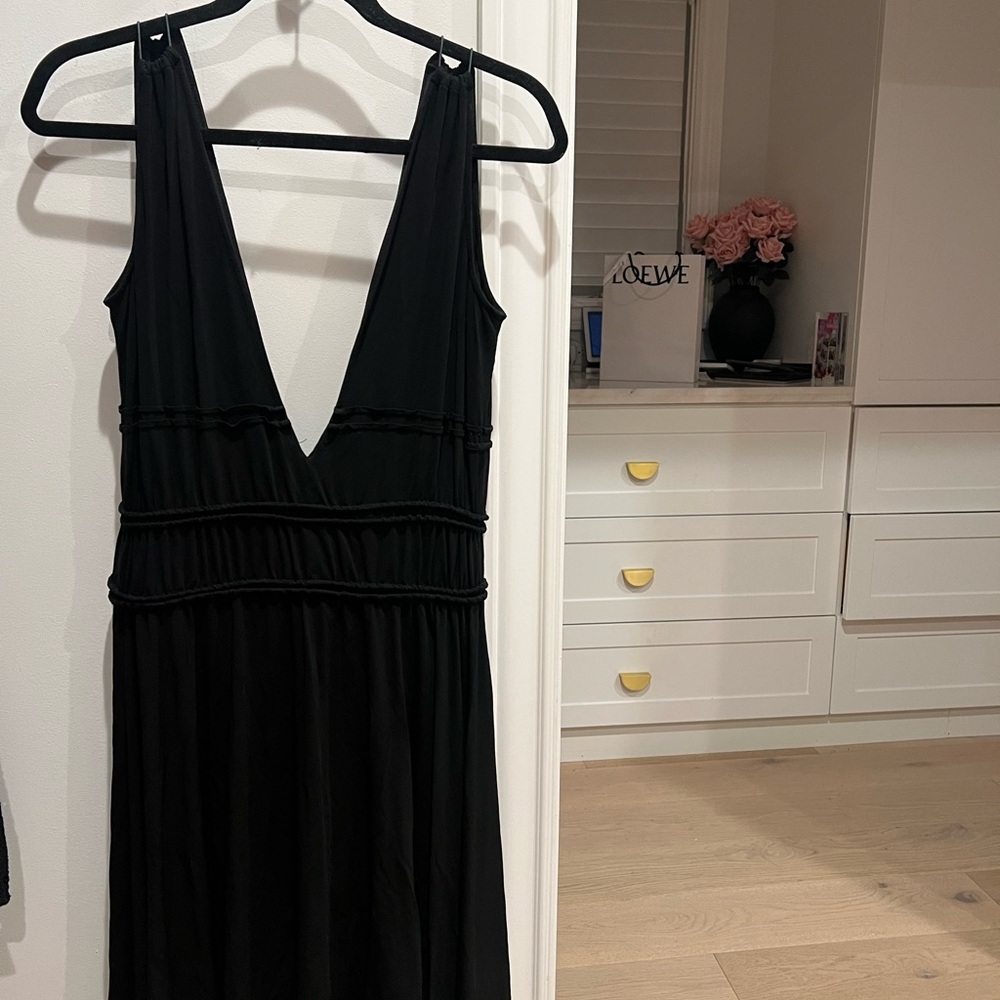 BCBG low v-cute Black Sleeveless Dress